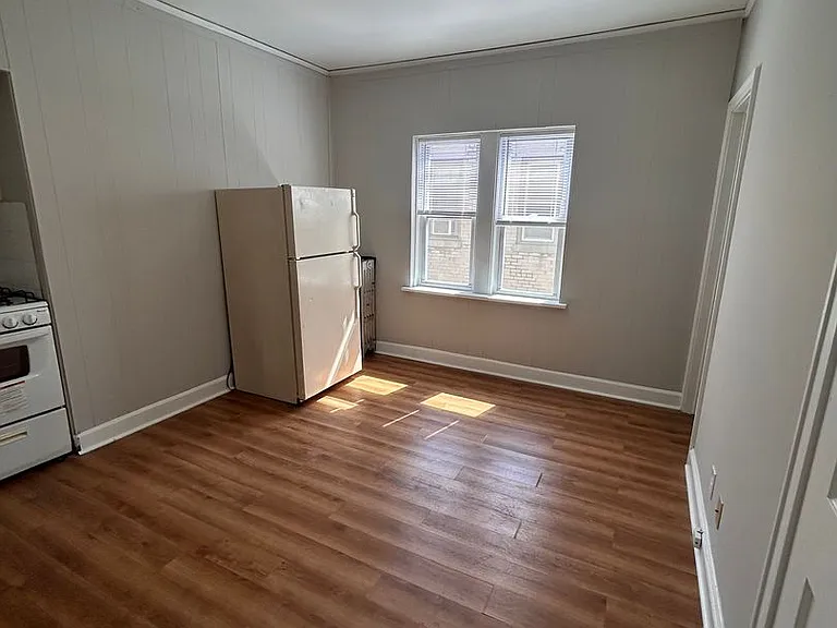 Lower East Side Milwaukee Studio and One bed Apartments- Flexible Lease Terms — Photo 5