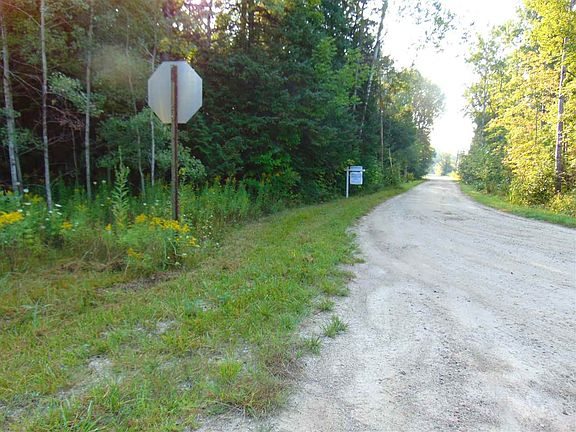 2nd image of 990 Rose Ln