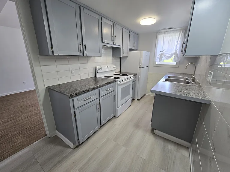 1734 Cromwell Dr #2 — Photo 1