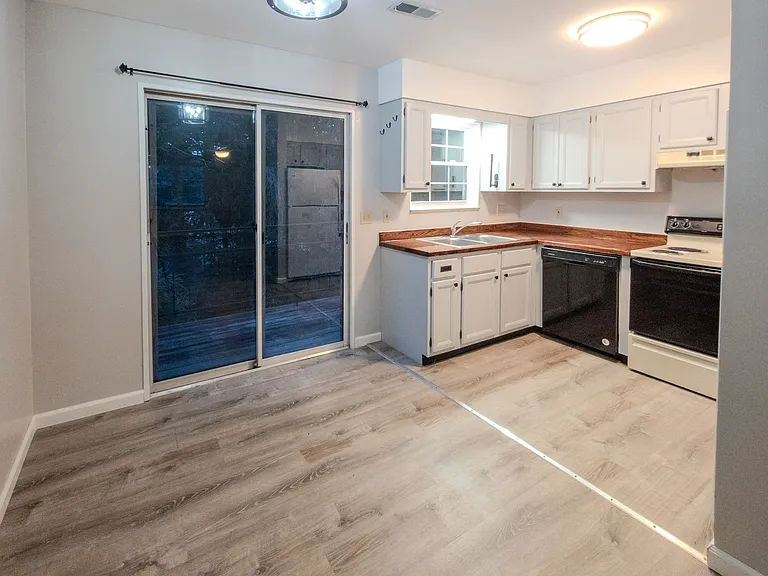 5 Eleven Estates Dr — Photo 5