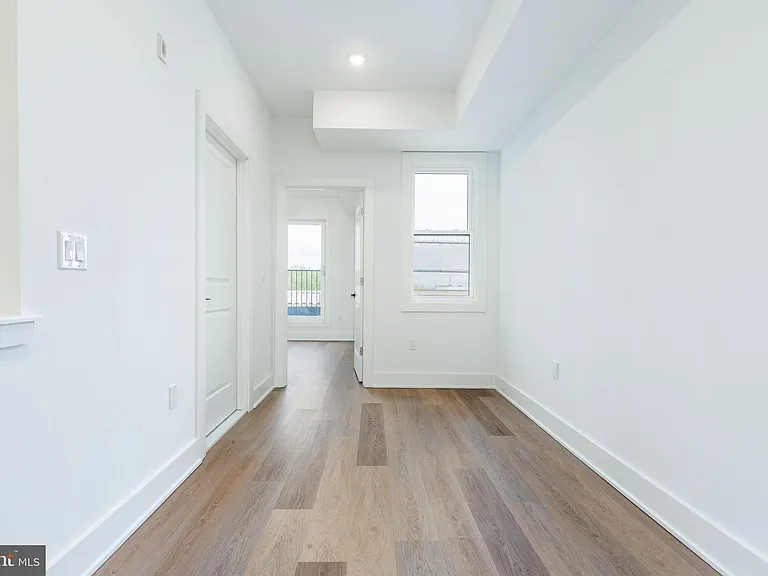 2252 N Front St #2 — Photo 3