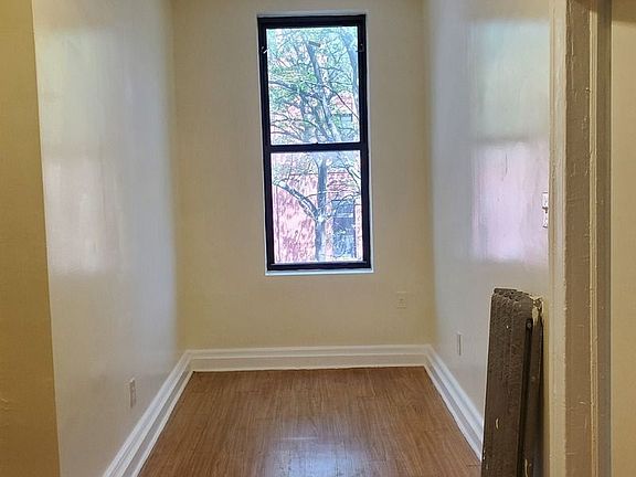 5th image of 368 Tompkins Ave #2
