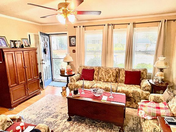 4th image of 707 S Allen Ln