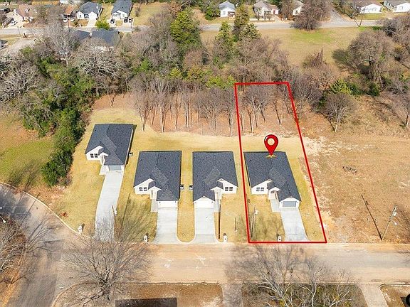 4th image of 427 W Harmony St