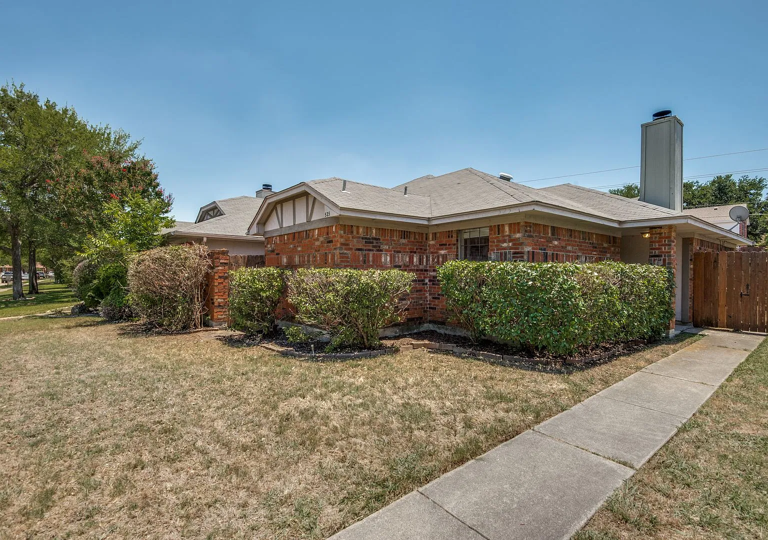 Charming 2-Bedroom Duplex in Coppell, TX | Coppell ISD | Private Yard & Attached Garage — Photo 2