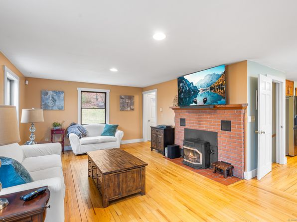 20 Sunrise Trl, East Lyme, CT 06333
