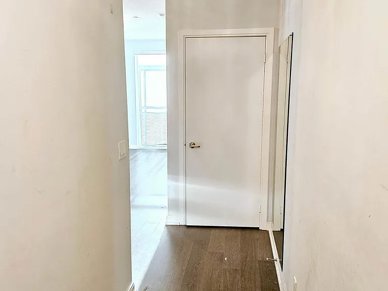 255 Village Green Sq #Penthouse 05 — Photo 11