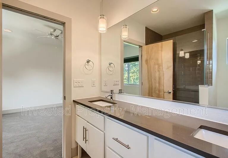 2332 Decatur St #3 — Photo 20