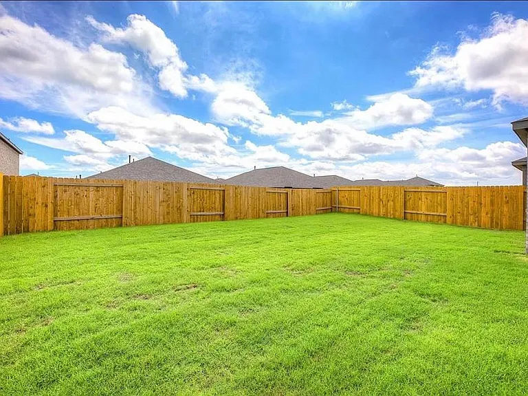 2020 Erlinda Dr — Photo 13