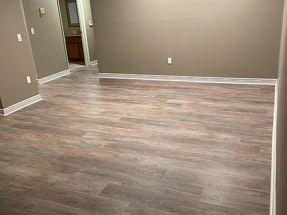 3rd image of 320 Fischer St #3