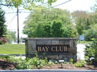 14 Prince Snow Cir, Mattapoisett, MA 02739