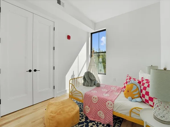 10 Prescott Street image 11 of 28