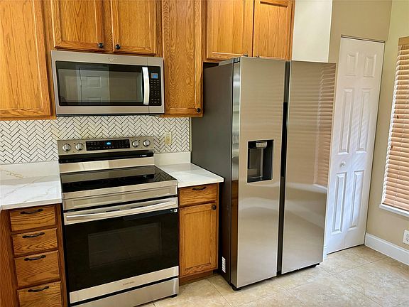 4th image of 6368 Park Lake Circle #6368