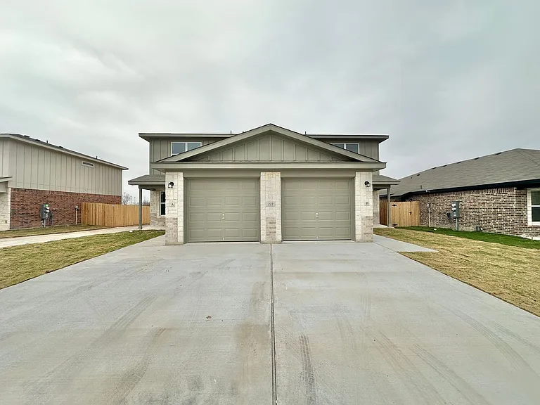 222B Dolphin Dr — Photo 1
