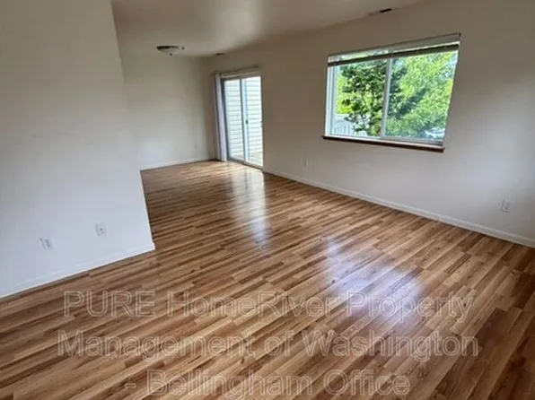 3255 Racine St APT 202, Bellingham, WA 98226