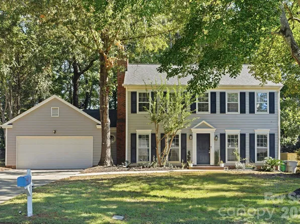 7214 Falconwood Ct, Charlotte, NC 28227