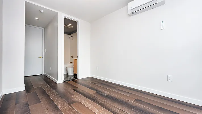 Rented by Nooklyn NYC LLC | media 22