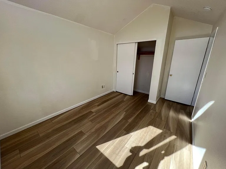 1004 SE 123rd Ave — Photo 5
