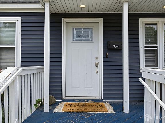 3rd image of 28 Wagner St