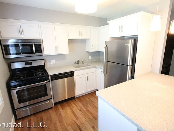 2nd image of 428 N 40th St APT 06