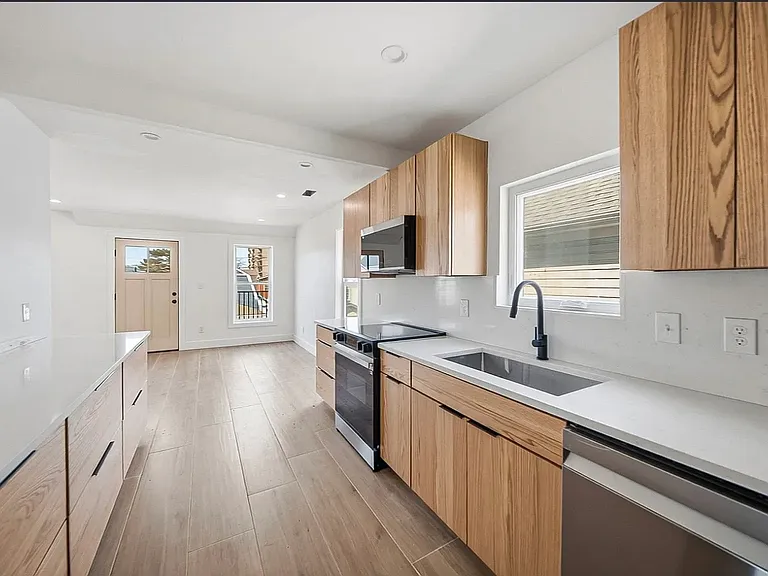 1345 W 67th St #2 — Photo 7
