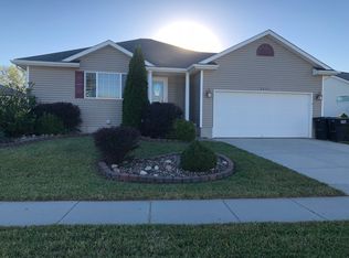 2441 SW Paul Whitehead Ln, Lincoln, NE 68522