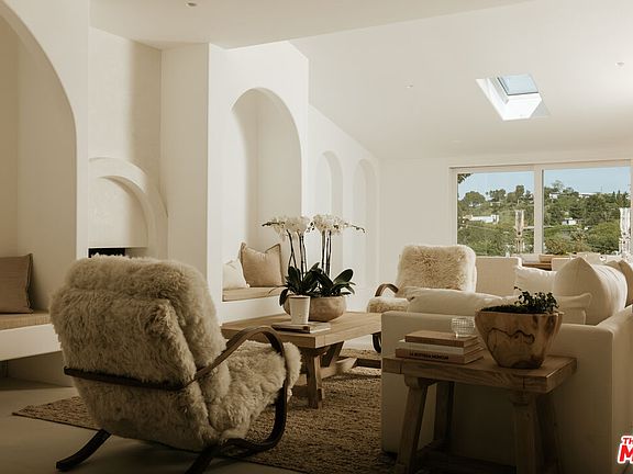 5th image of 880 Teakwood Rd