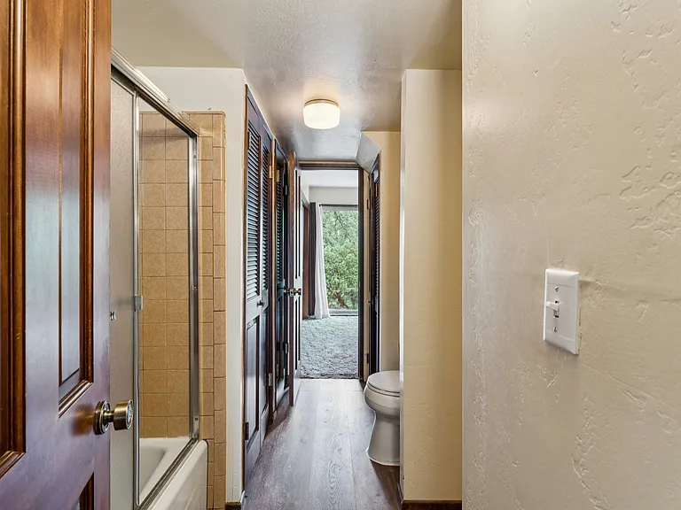 1301 Calgary Dr — Photo 5