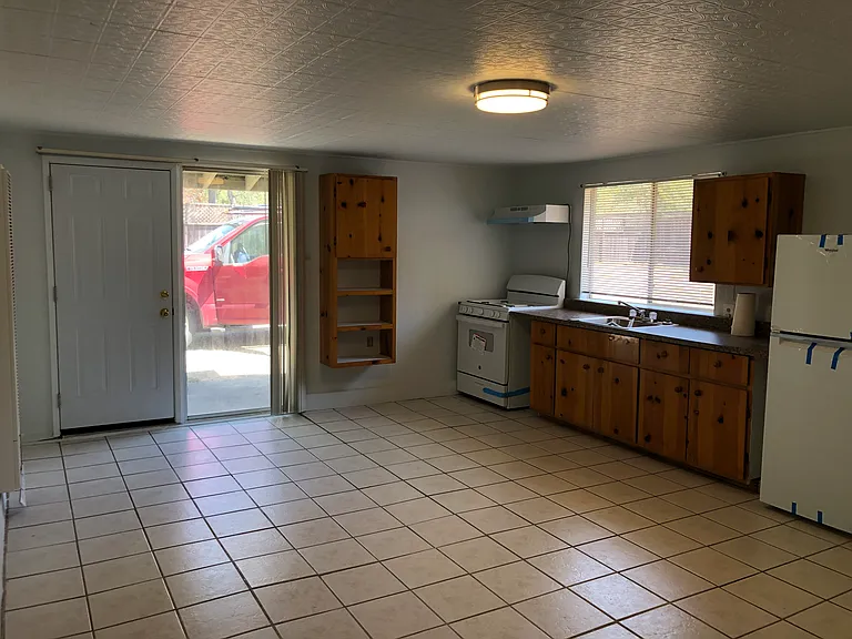 352 Clark Way — Photo 23