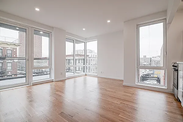Building Photo - 63 Lewis Ave #4E