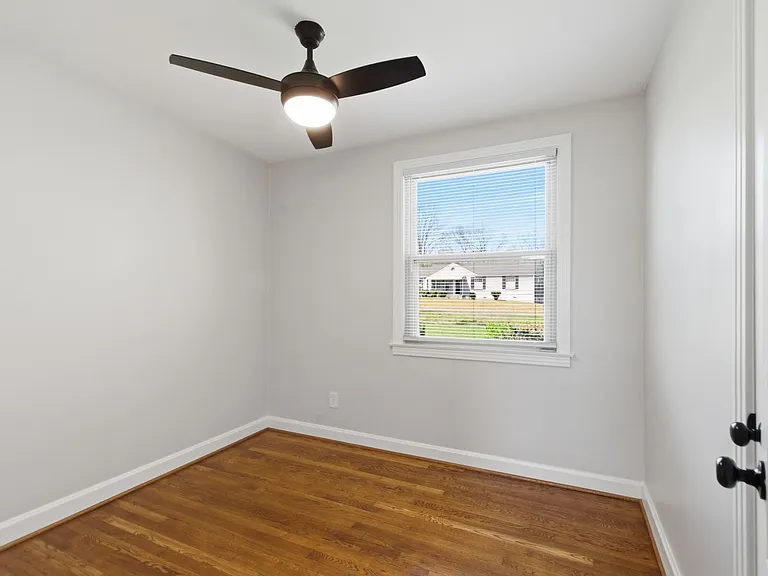 409 Barbara Dr — Photo 44
