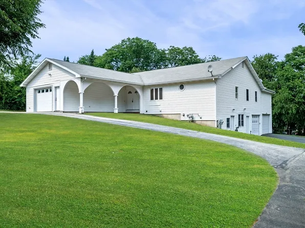 3 Felton St, Peabody, MA 01960