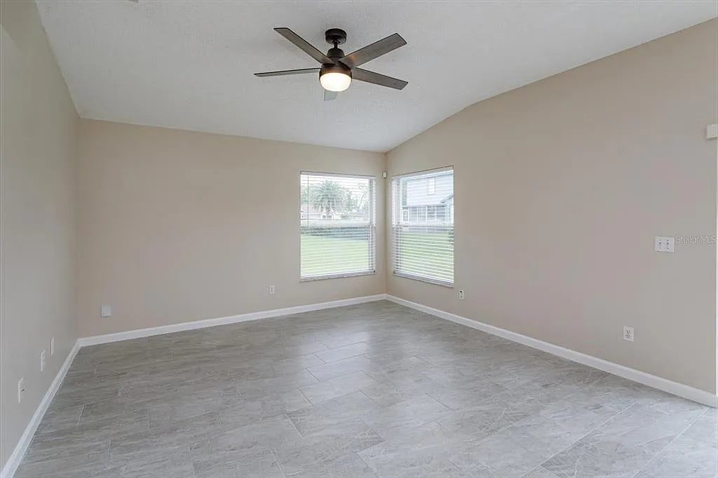 3 bed, 2.0 bath, 1291 sqft, $2,600 — Photo 3
