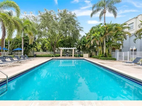 4600 SW 67th Ave APT 249, Miami, FL 33155