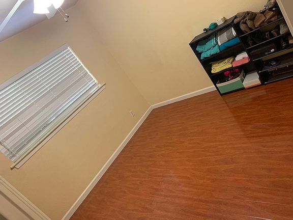 4th image of 2370 Patricia Dr #2