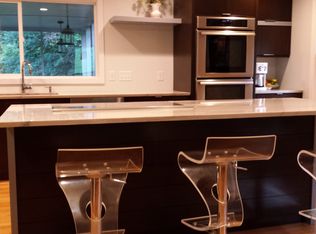 32 Pheasant Dr, Asheville, NC 28803