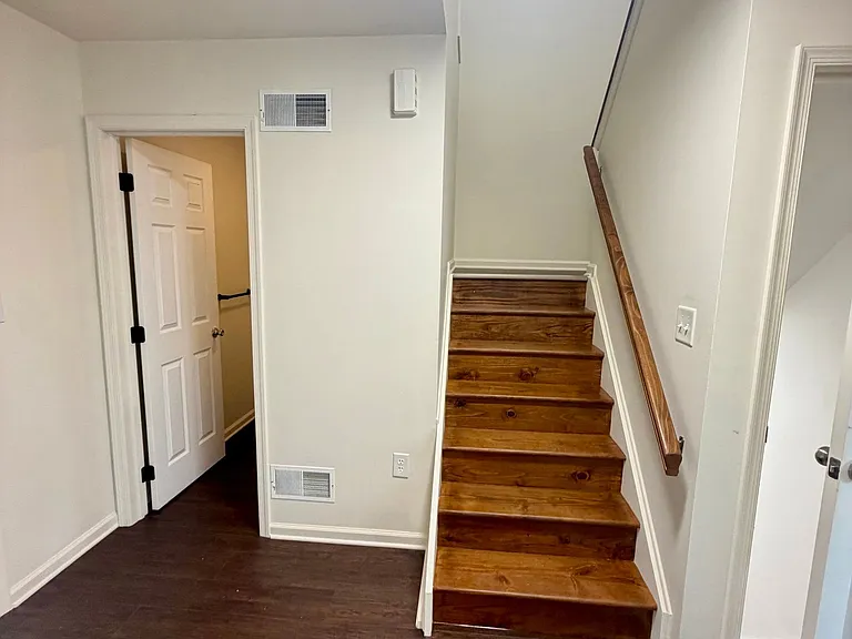 33 Park View Dr — Photo 7
