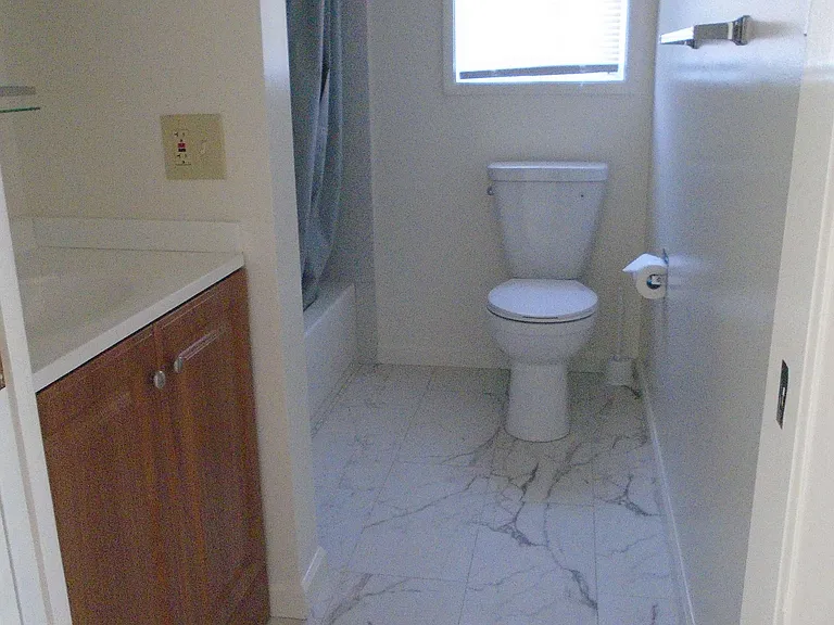 0x1 Bathroom 0x1 Bathroom