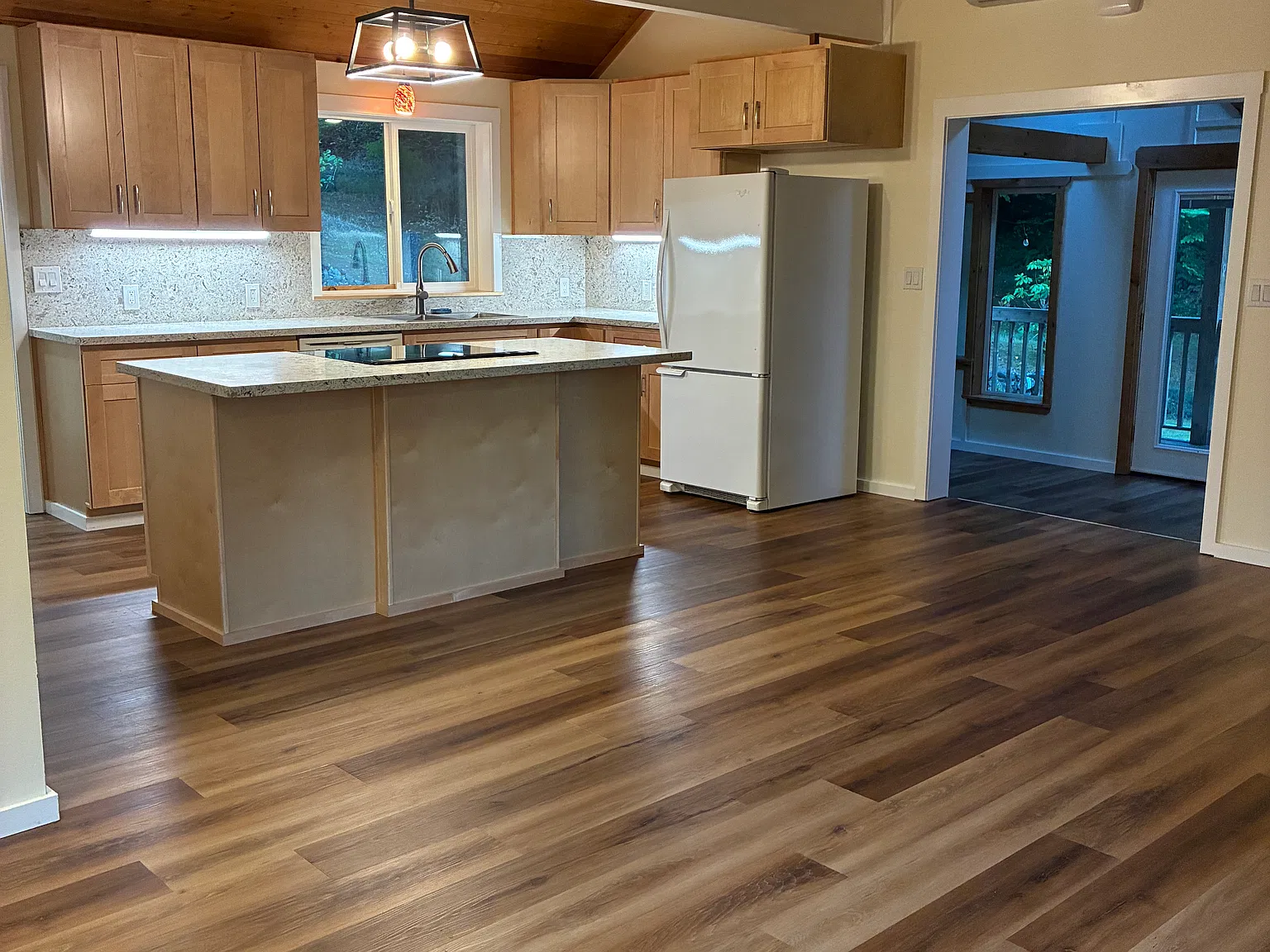 2 bed, 1300 sqft, $3,135 — Photo 4