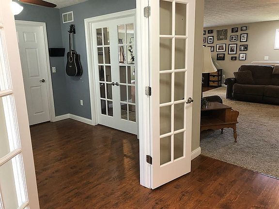 5th image of 714 S Weatherby Ct