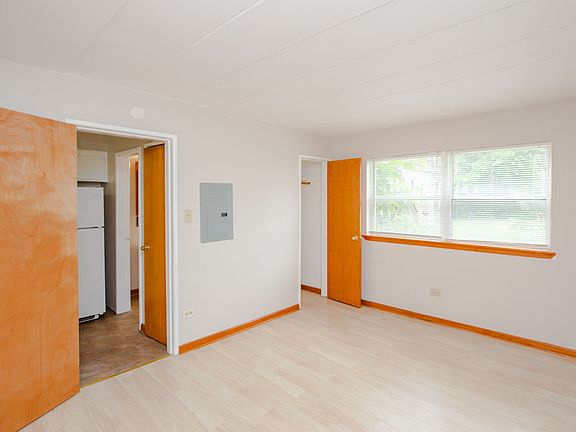 5th image of 6705 Stanley Ave APT 16