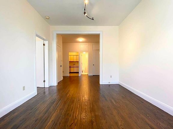 2nd image of 135 W 72nd St #5B