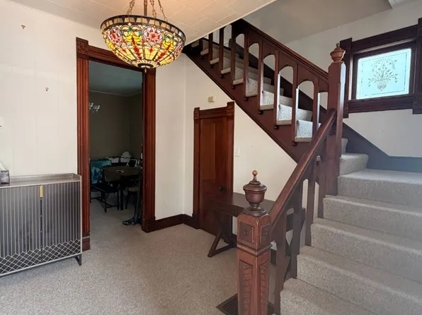 209 S 1st St, Fairfield, IL 62837