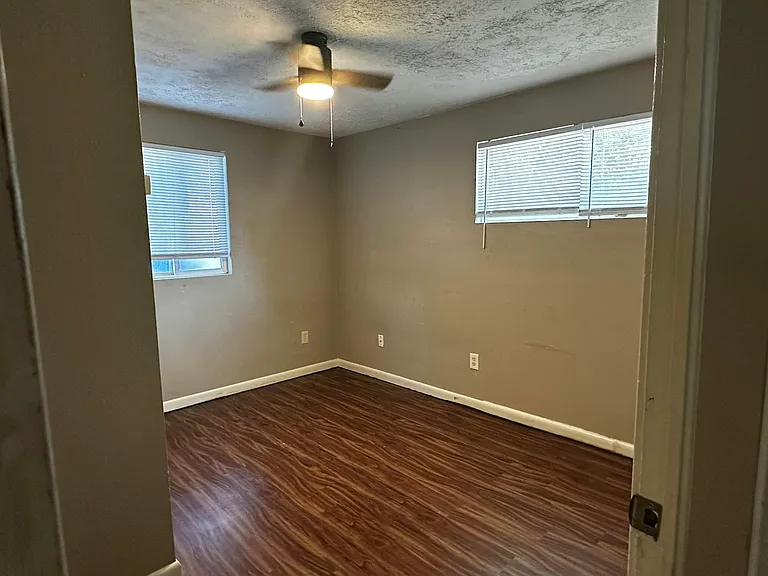 Bedroom, east side stays cool