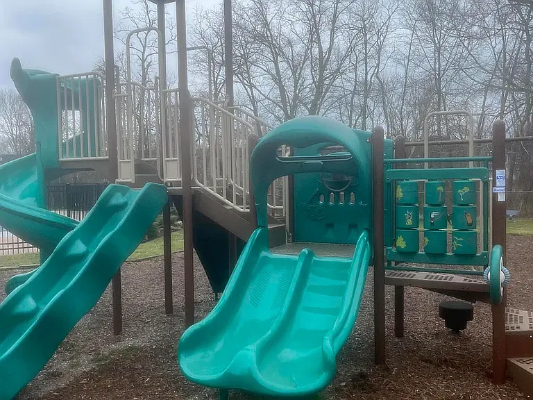 13 Helene Ct — Photo 21
