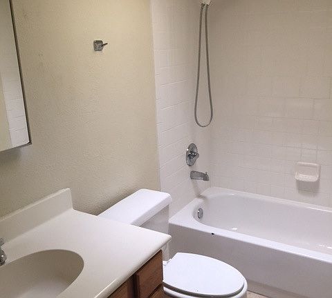 5th image of 3320 E Bermuda St #B