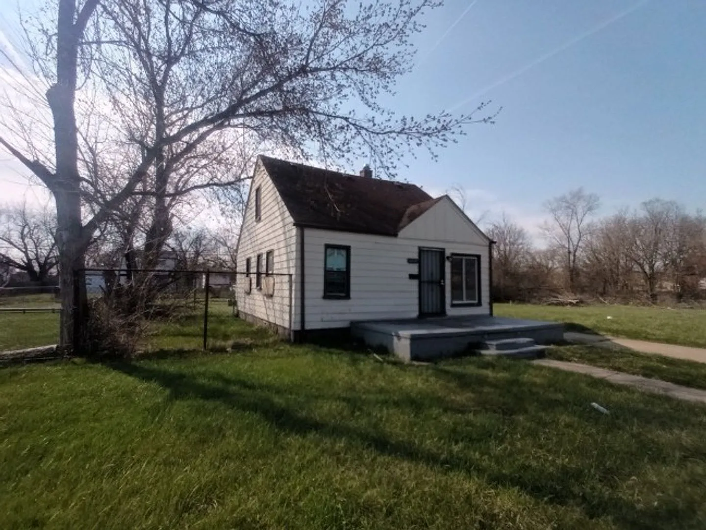 4 bed/1bath bungalow! Now Available! $1050/mo — Photo 4