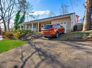 15 Hawthorne Rd, Rocky Point, NY 11778