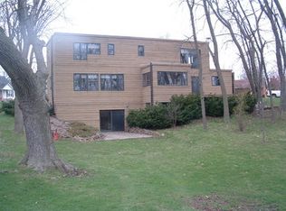 702 Highland Acres Rd, Marshalltown, IA 50158