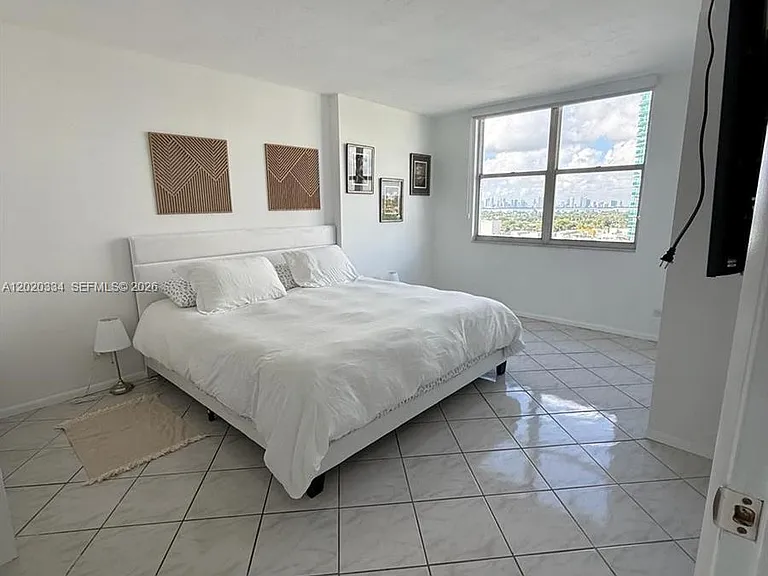 6039 Collins Ave #1236 — Photo 16